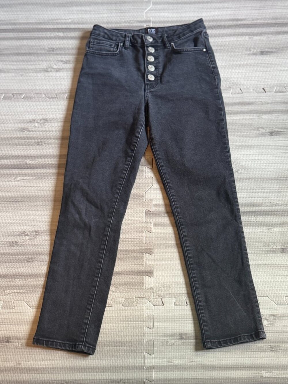 Urban Outfitters BDG Girlfriend High Rise Cropped Jeans in Washed Black